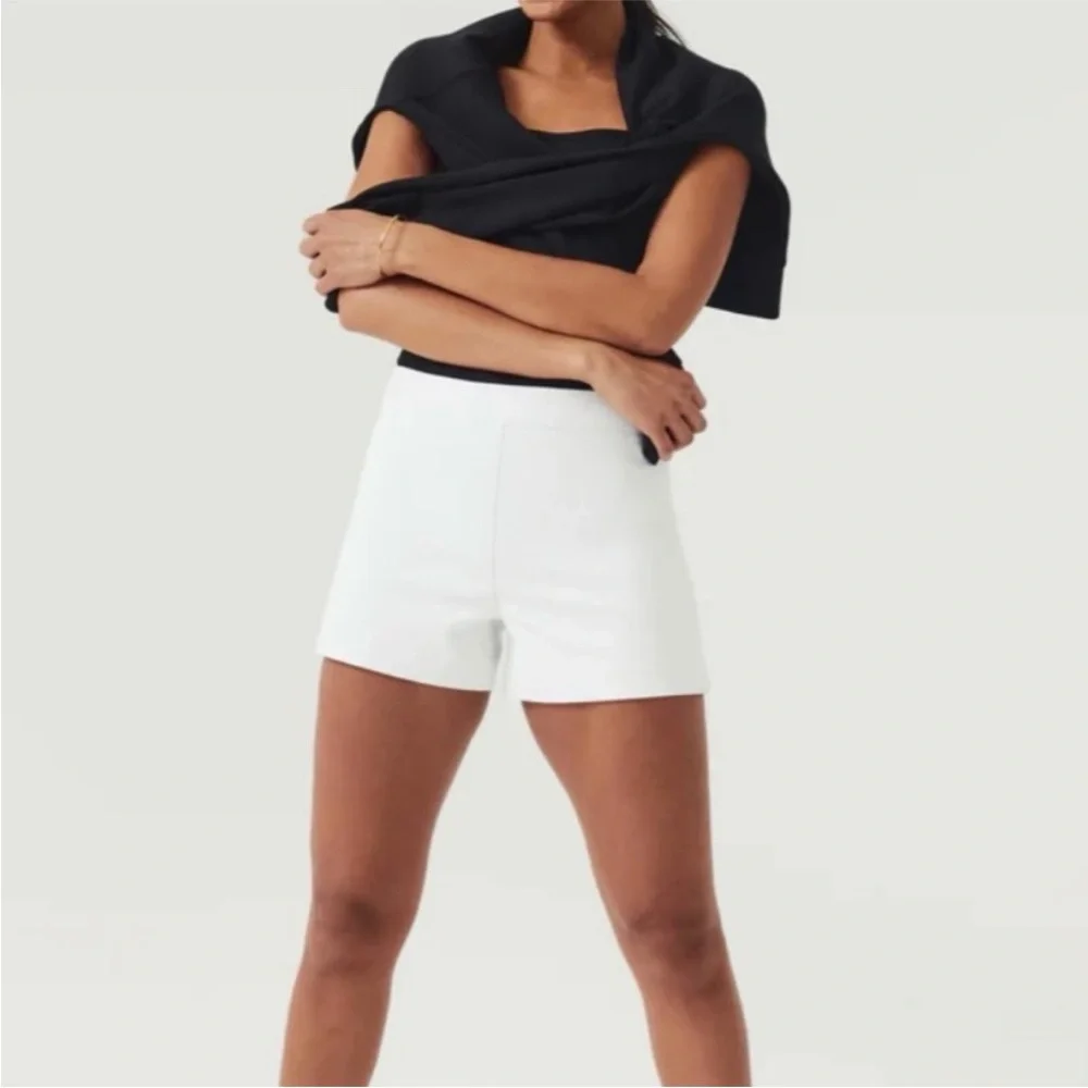 Spanx‎ 20375R Silver linings 4” short Classic White
